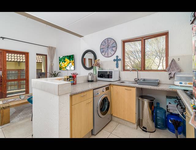 1 BEDROOM APARTMENT FOR SALE IN RANDPARK RIDGE